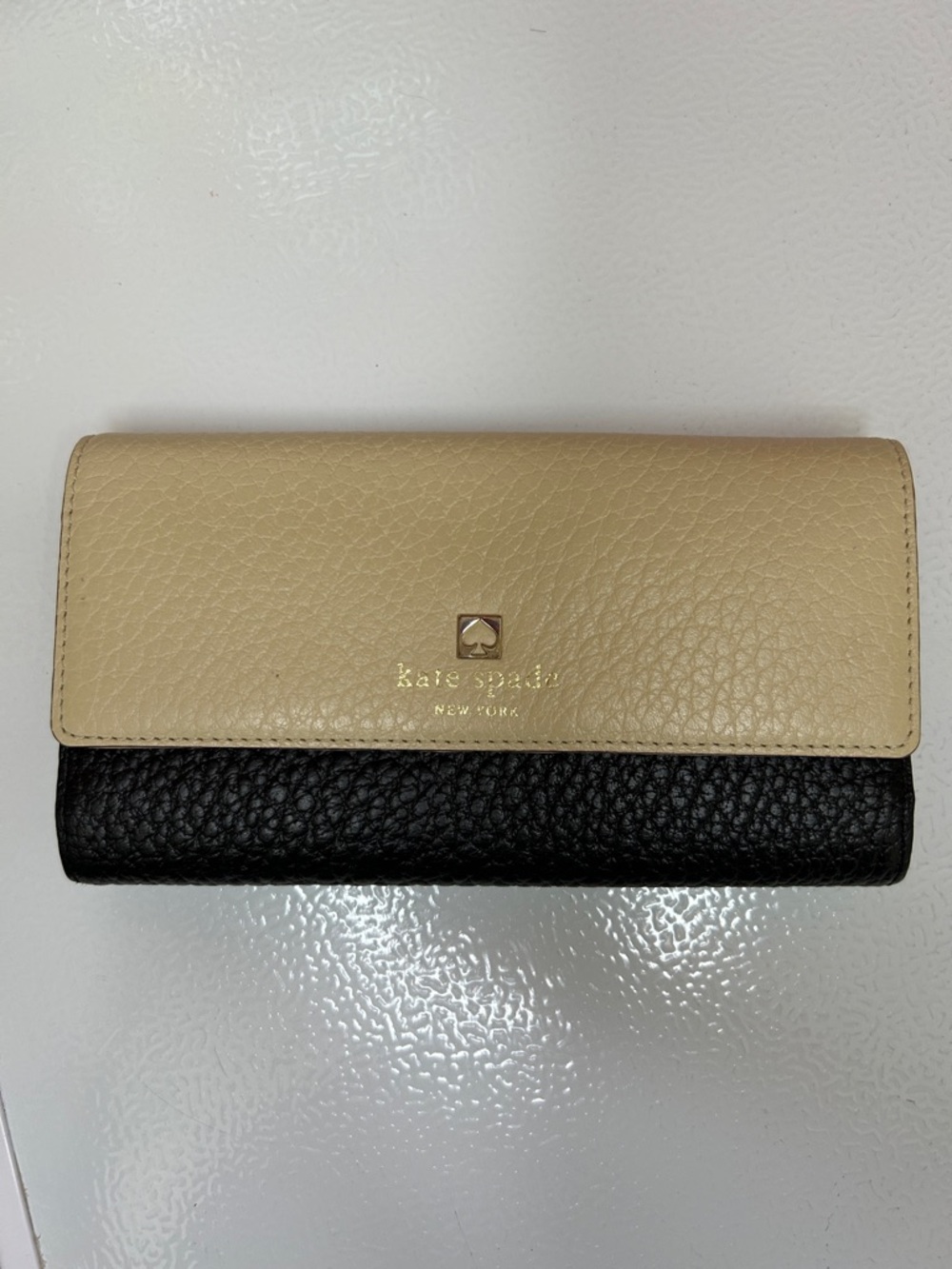 kate spade Two-Tone Beige and Black Pebbled Leather Wallet